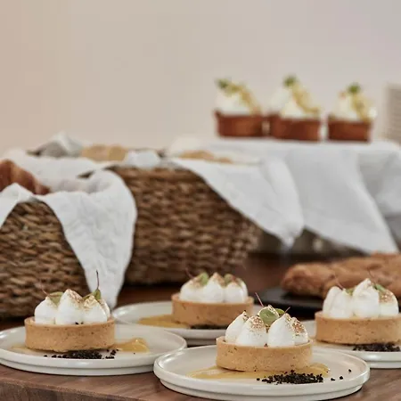 Votsalo - Semi Based With Indoor Garden - Part Of White Dunes Luxury Boutique Bed & Breakfast *
